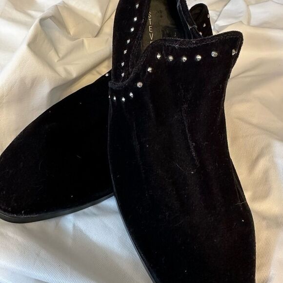 Black Velvet Studded Slip On Shoe by Steve Madden / Women's 8.5M - Picture 4 of 8